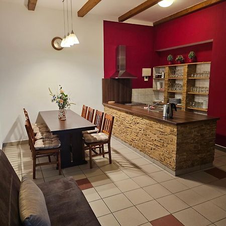 Apartman U Sudu Kobylí Exterior foto