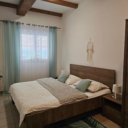 Apartman U Sudu Kobylí Exterior foto